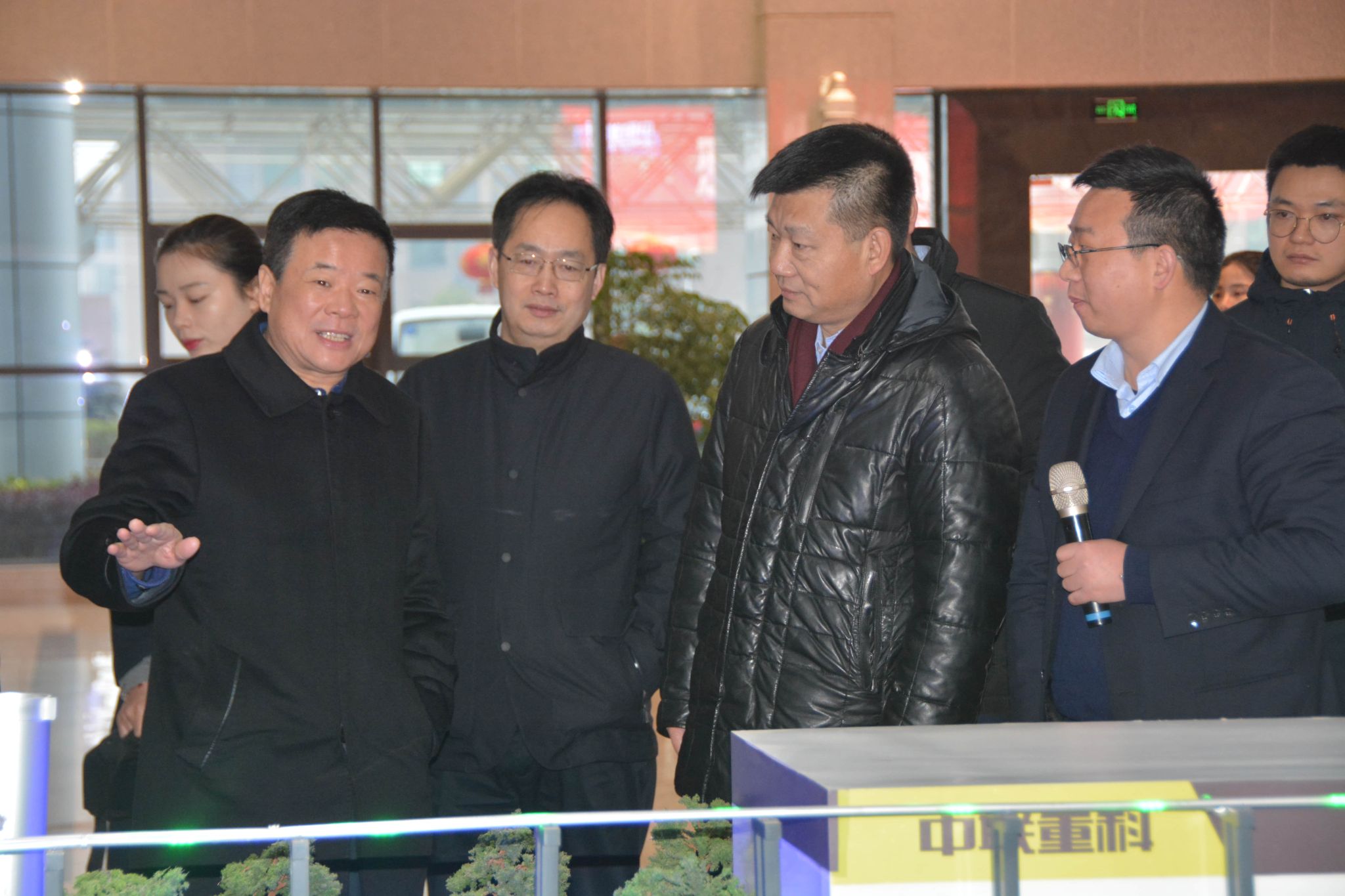 風正帆揚 新春奮進——湖南省副省長陳飛一行蒞臨中聯環(huán)境調研考察