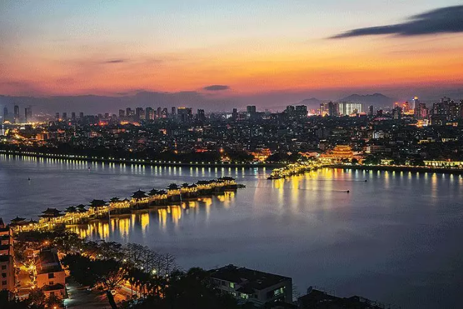 4706.2萬(wàn)！盈峰環(huán)境高質(zhì)量垃圾轉(zhuǎn)運(yùn)類設(shè)備助力潮州打造城市新面貌